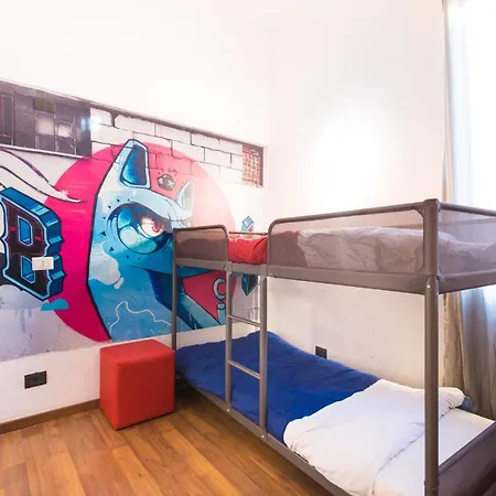Hostel Roma Pyramid *