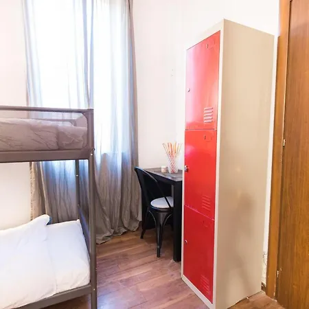 Hostel Roma Pyramid