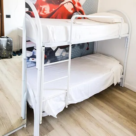 Hostal Hostel Roma Pyramid *
