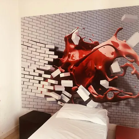 Hostel Roma Pyramid Hostal *